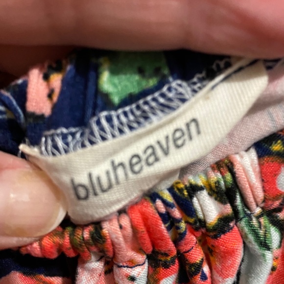 Nice blouse/ top. Comfy - Picture 5 of 8